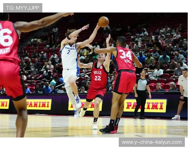 武切维奇背身强攻连续得分，公牛稳定输出